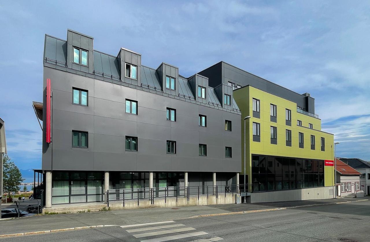 Thon Hotel Harstad Bagian luar foto