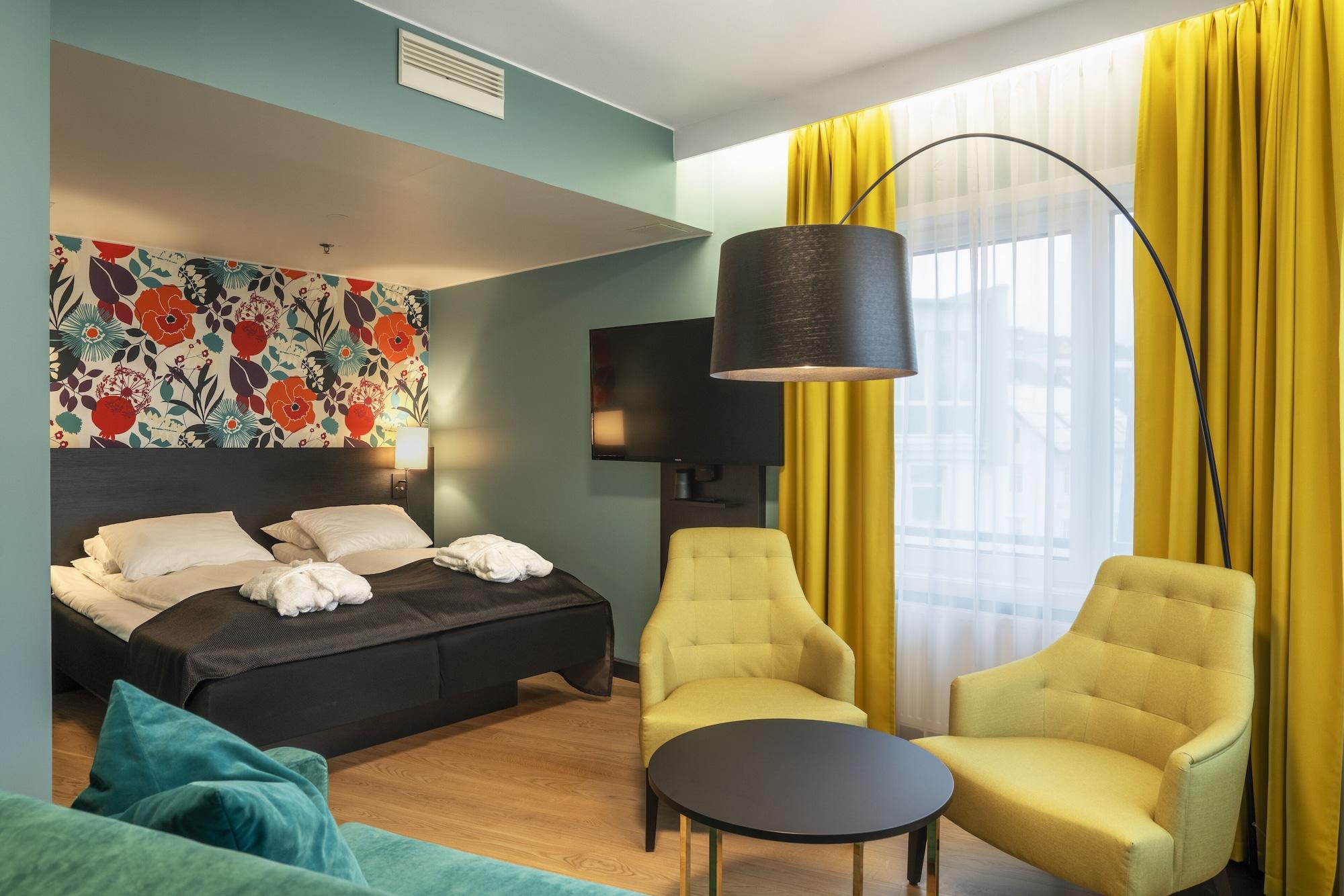 Thon Hotel Harstad Bagian luar foto