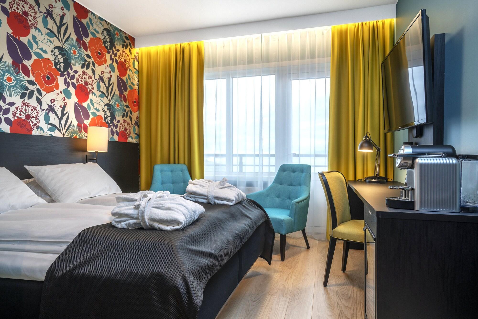 Thon Hotel Harstad Bagian luar foto