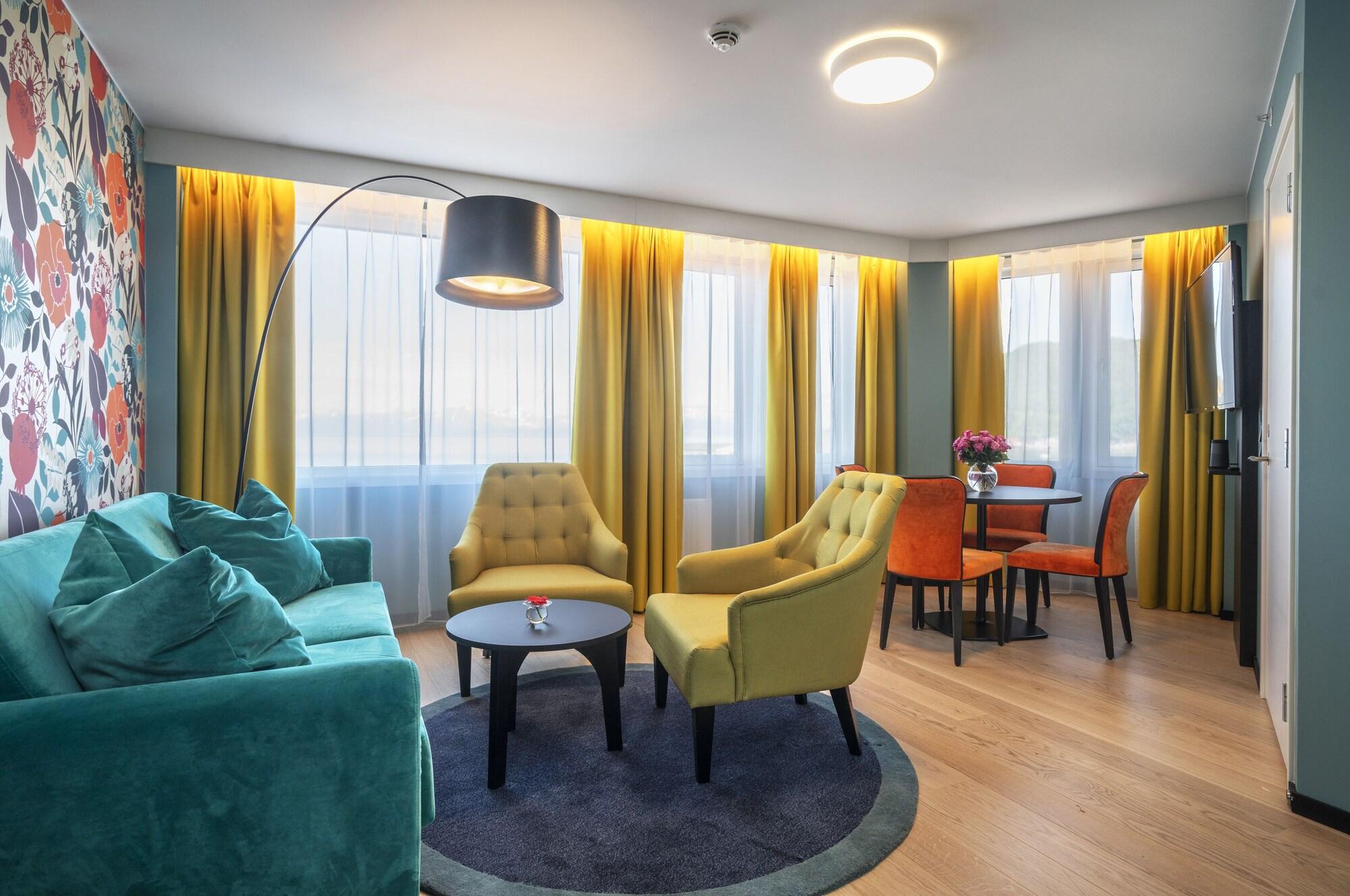 Thon Hotel Harstad Bagian luar foto