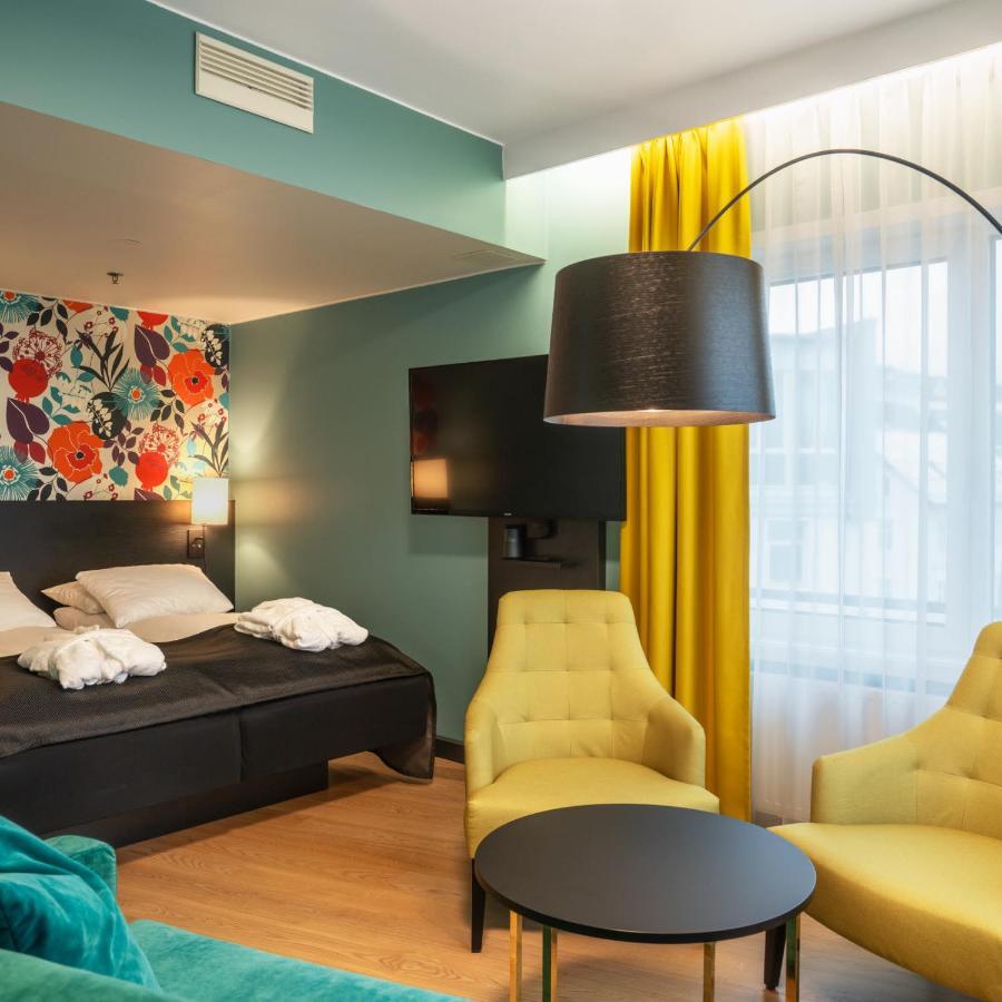 Thon Hotel Harstad Bagian luar foto