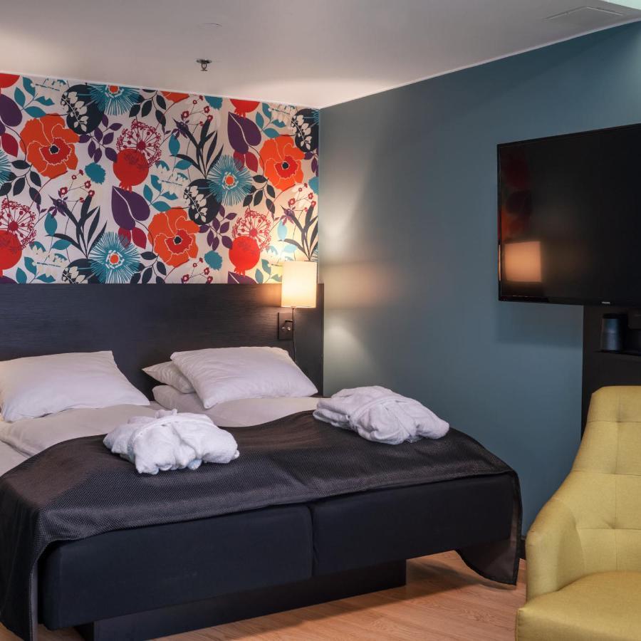 Thon Hotel Harstad Bagian luar foto
